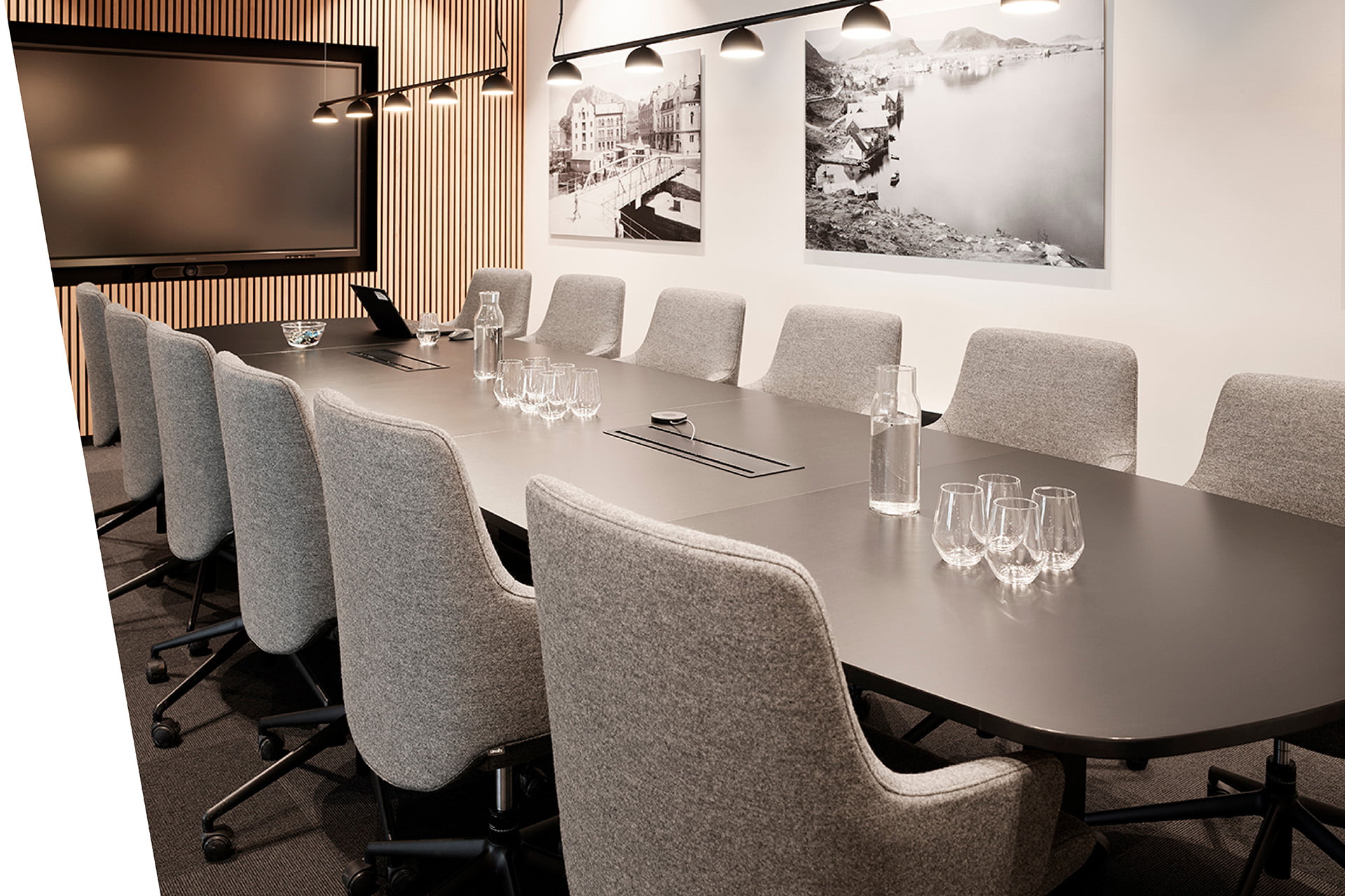 Stressless® dining chairs in a meeting room at RAM