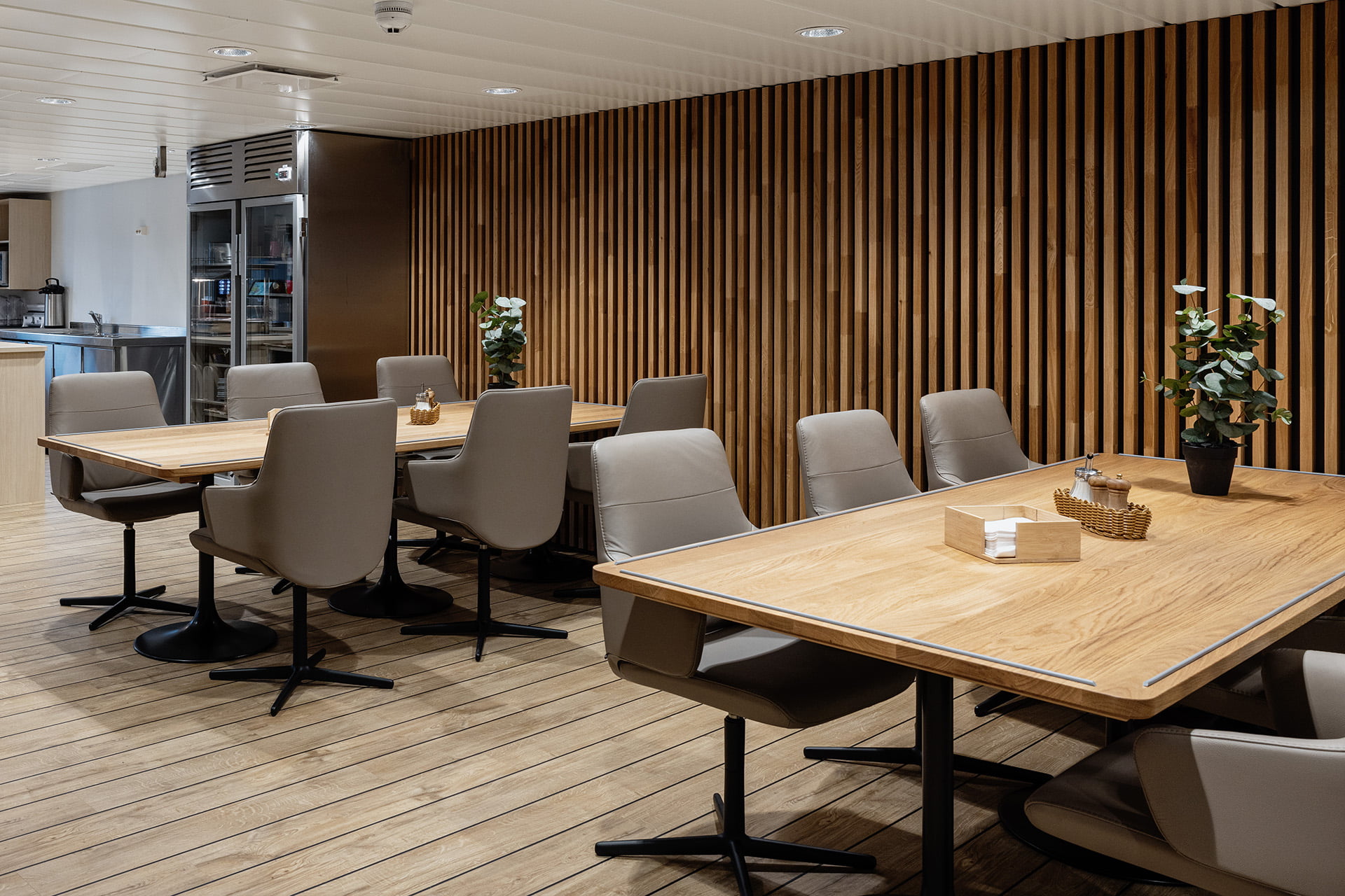 Stressless dining chairs on board Sørkapp