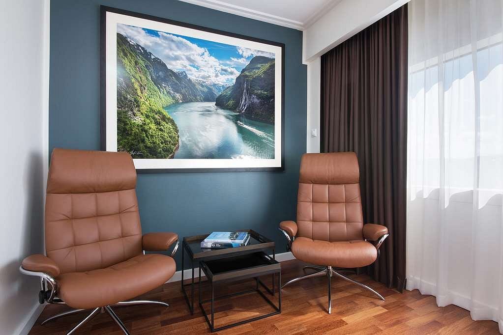 Radisson room with Stressless chairs